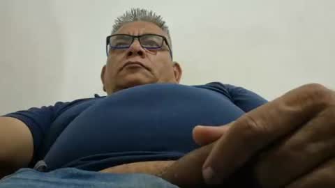 Snapshot of poli475 chatting on December 5, 1:03 am poli online show from December 5, 1:03 am