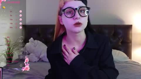 Snapshot of polidevis chatting on December 2, 5:46 am Candytrain online show from December 2, 5:46 am