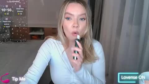 Snapshot of polinajones chatting on December 17, 7:31 pm PolinaJones online show from December 17, 7:31 pm