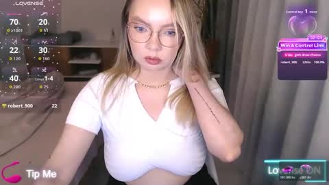 Snapshot of polinajones chatting on February 3, 10:26 pm PolinaJones online show from February 3, 10:26 pm
