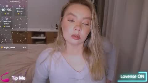 Snapshot of polinajones chatting on February 4, 10:36 pm PolinaJones online show from February 4, 10:36 pm