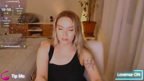 Snapshot of polinajones chatting on February 12, 7:53 pm PolinaJones online show from February 12, 7:53 pm