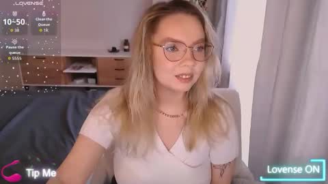 Snapshot of polinajones chatting on February 24, 12:47 pm PolinaJones online show from February 24, 12:47 pm