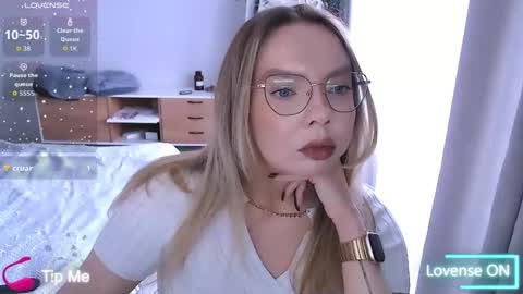 Snapshot of polinajones chatting on March 10, 10:20 am PolinaJones online show from March 10, 10:20 am