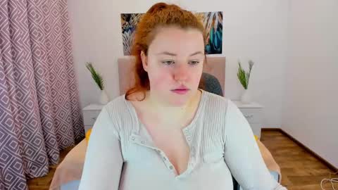 Snapshot of polinasallivan chatting on December 9, 7:28 am Polina online show from December 9, 7:28 am