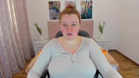 Snapshot of polinasallivan chatting on December 9, 10:32 am Polina online show from December 9, 10:32 am