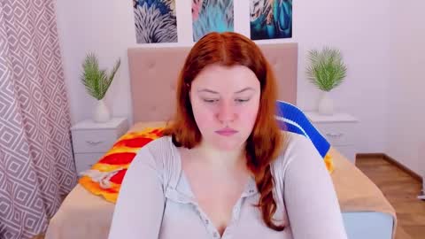 Snapshot of polinasallivan chatting on December 18, 8:20 am Polina online show from December 18, 8:20 am