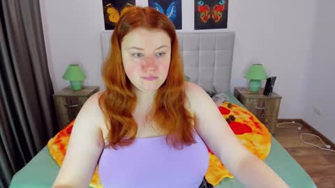 Snapshot of polinasallivan chatting on December 20, 8:06 am Polina online show from December 20, 8:06 am