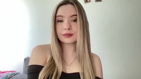 polishangel222 online show from March 8, 10:41 am