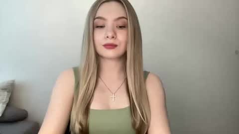 polishangel222 online show from May 28, 2:14 pm