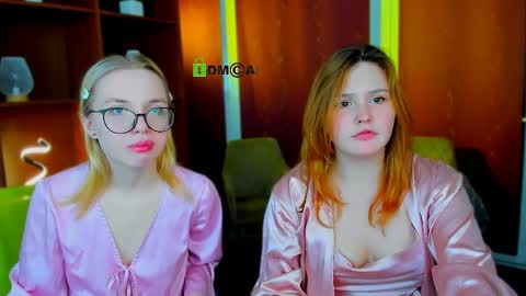 polly_cute1 online show from April 4, 6:16 pm