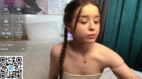 Snapshot of polly_dollie_ chatting on December 13, 8:26 pm Renet online show from December 13, 8:26 pm