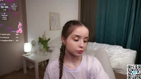 Snapshot of polly_dollie_ chatting on March 8, 11:18 pm Renet online show from March 8, 11:18 pm