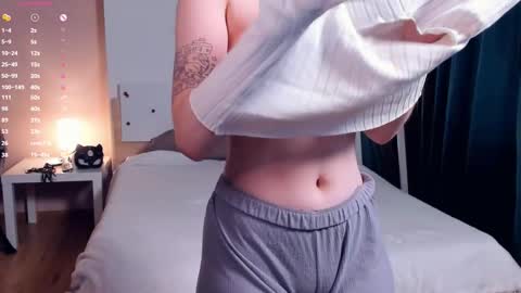 Snapshot of polly_dollie_ chatting on October 8, 9:07 am Renet online show from October 8, 9:07 am