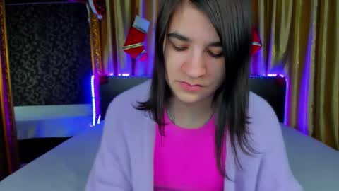 Polly online show from December 17, 7:14 am