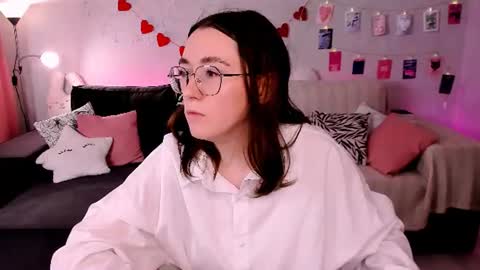 Snapshot of polly_pop_ chatting on July 15, 9:25 am Polly online show from July 15, 9:25 am