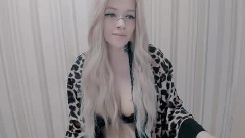 Polly online show from October 9, 7:34 pm