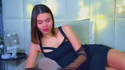 Snapshot of pollylanders chatting on December 3, 6:50 pm Polly online show from December 3, 6:50 pm