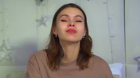 Snapshot of pollylanders chatting on December 14, 6:23 pm Polly online show from December 14, 6:23 pm