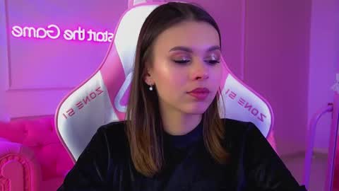 Polly online show from March 6, 7:43 pm