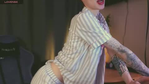 Snapshot of polusladkoye chatting on February 19, 5:27 am Megan.online  online show from February 19, 5:27 am