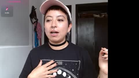 Snapshot of poly_mer chatting on February 5, 5:53 pm Poly online show from February 5, 5:53 pm