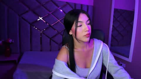 Snapshot of poly_sasha_ chatting on November 29, 4:04 am poly sasha online show from November 29, 4:04 am