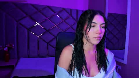 Snapshot of poly_sasha_ chatting on December 2, 3:34 am poly sasha online show from December 2, 3:34 am