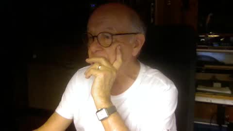 Snapshot of pomme1949 chatting on December 15, 4:33 pm pomme1949 online show from December 15, 4:33 pm