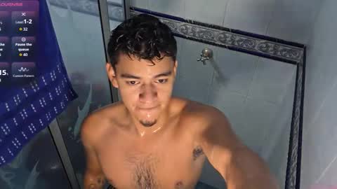 Snapshot of ponyo_1 chatting on December 2, 10:05 pm online show from December 2, 10:05 pm