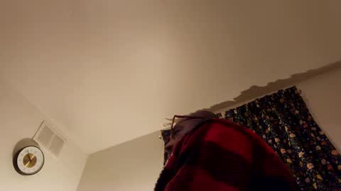 Snapshot of poobear53 chatting on December 26, 2:55 am Phil online show from December 26, 2:55 am