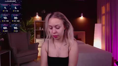 Snapshot of pooja_hegde chatting on September 30, 1:10 am Eva online show from September 30, 1:10 am