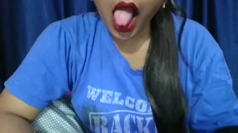 Snapshot of poojalady chatting on June 22, 4:20 am poojalady online show from June 22, 4:20 am