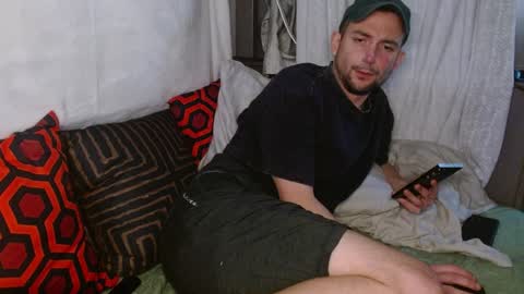 Snapshot of poppunk4life chatting on January 23, 4:41 am Kyle online show from January 23, 4:41 am