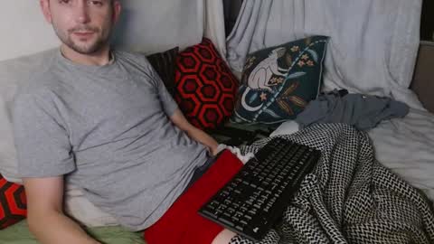 Snapshot of poppunk4life chatting on January 25, 10:51 am Kyle online show from January 25, 10:51 am