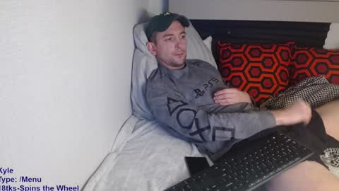 Snapshot of poppunk4life chatting on January 30, 12:48 pm Kyle online show from January 30, 12:48 pm