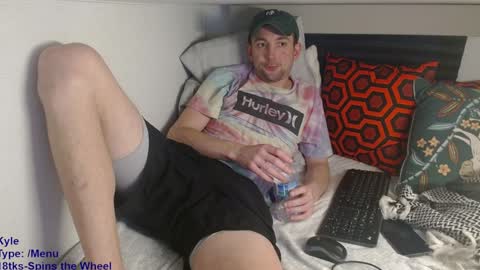 Snapshot of poppunk4life chatting on January 30, 10:30 pm Kyle online show from January 30, 10:30 pm