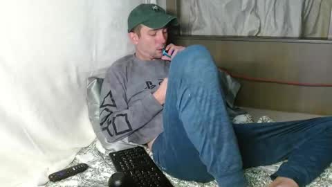 Snapshot of poppunk4life chatting on February 18, 6:26 am Kyle online show from February 18, 6:26 am