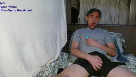 Snapshot of poppunk4life chatting on February 20, 11:10 pm Kyle online show from February 20, 11:10 pm