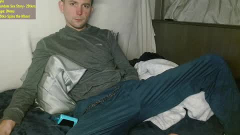 Snapshot of poppunk4life chatting on March 1, 4:04 am Kyle online show from March 1, 4:04 am