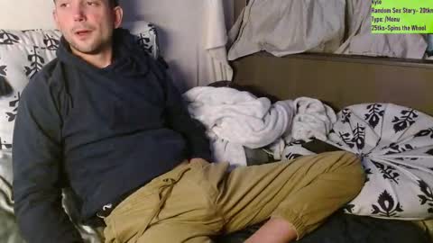 Snapshot of poppunk4life chatting on March 6, 8:52 am Kyle online show from March 6, 8:52 am