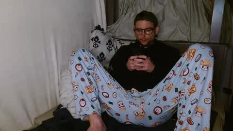 Snapshot of poppunk4life chatting on March 11, 5:05 am Kyle online show from March 11, 5:05 am