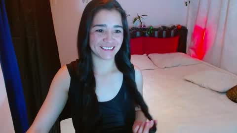 Snapshot of porcelainlux chatting on December 4, 3:15 am porcelainlux online show from December 4, 3:15 am