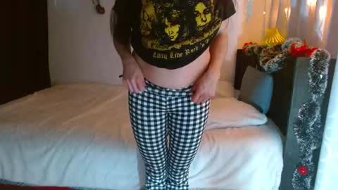 Snapshot of porcelainlux chatting on January 4, 3:29 am porcelainlux online show from January 4, 3:29 am