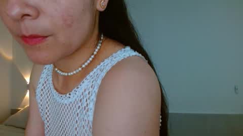 Snapshot of porcelainlux chatting on November 17, 2:50 am porcelainlux online show from November 17, 2:50 am