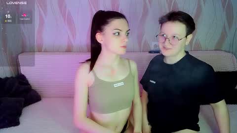 Ana and Tati online show from December 4, 8:39 pm