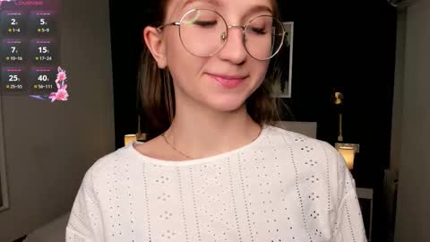 Elizabeth online show from September 24, 7:28 pm