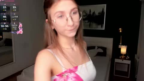 Elizabeth online show from November 11, 7:25 pm