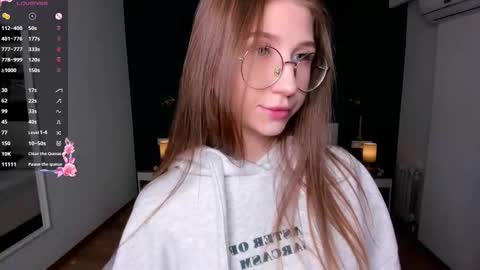 Elizabeth online show from February 4, 8:25 pm