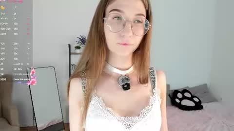 Snapshot of portia_bubbles chatting on July 4, 8:20 am Elizabeth online show from July 4, 8:20 am